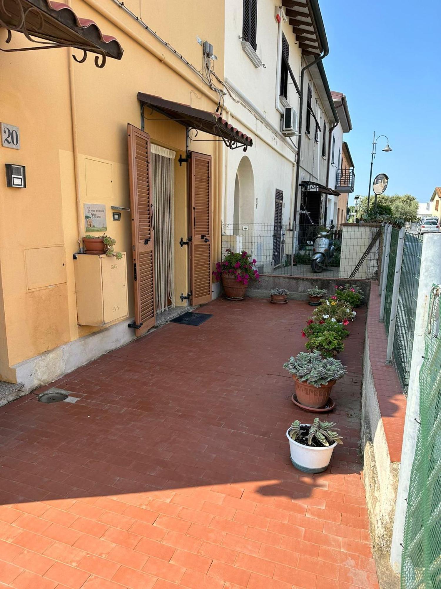 La Casa Di Nonna Ottorina Apartment Venturina Terme Exterior photo